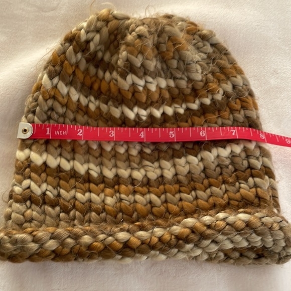 Hand-knitted hat - Picture 6 of 7